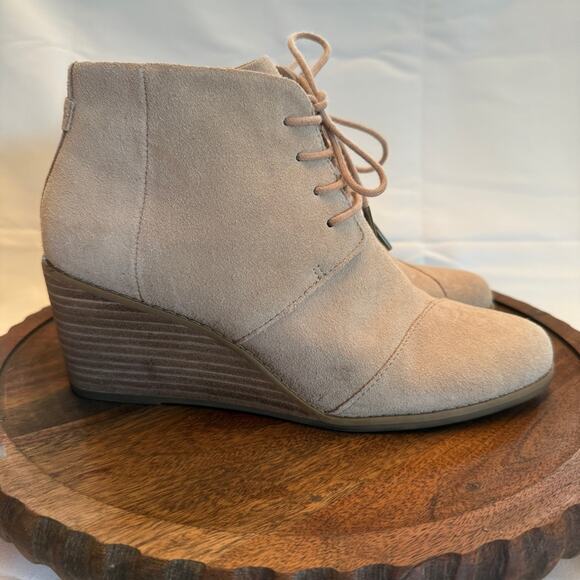 TOMS Women’s Hyde Sand Suede Lace Up Wedge Booties Ankle Boots Size 8.5 Tan - Picture 5 of 9